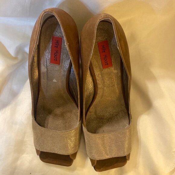 Miz Mooz Gold Tan Perp Toe Wedge - Picture 7 of 7